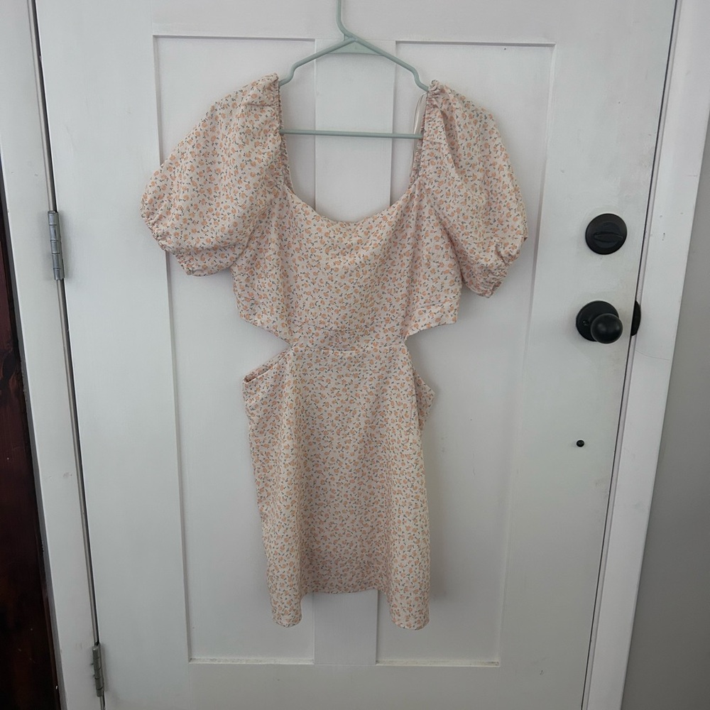 Elodie Cream Midi Dress with Flutter Sleeves and Scoop Neck